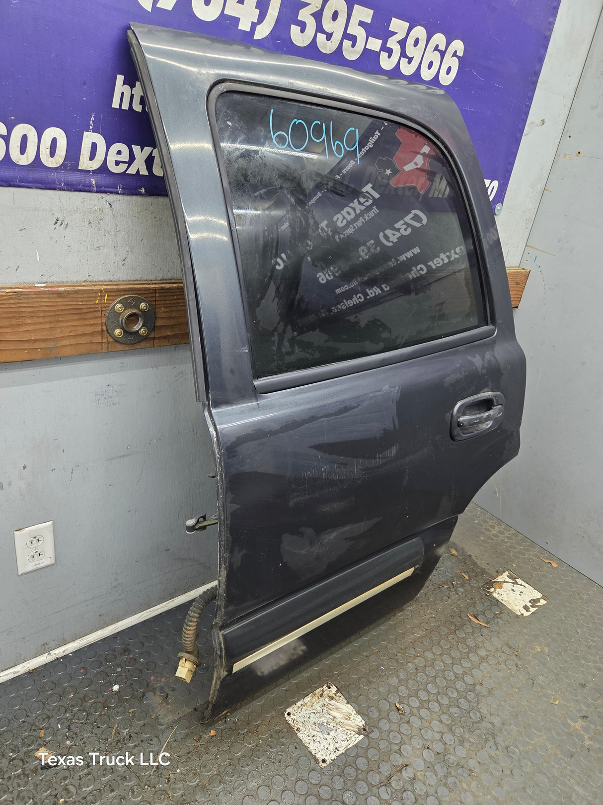 2001-2006 Chevrolet Tahoe / GMC Yukon 1500 2500HD Rear Driver Side Rear Door LH