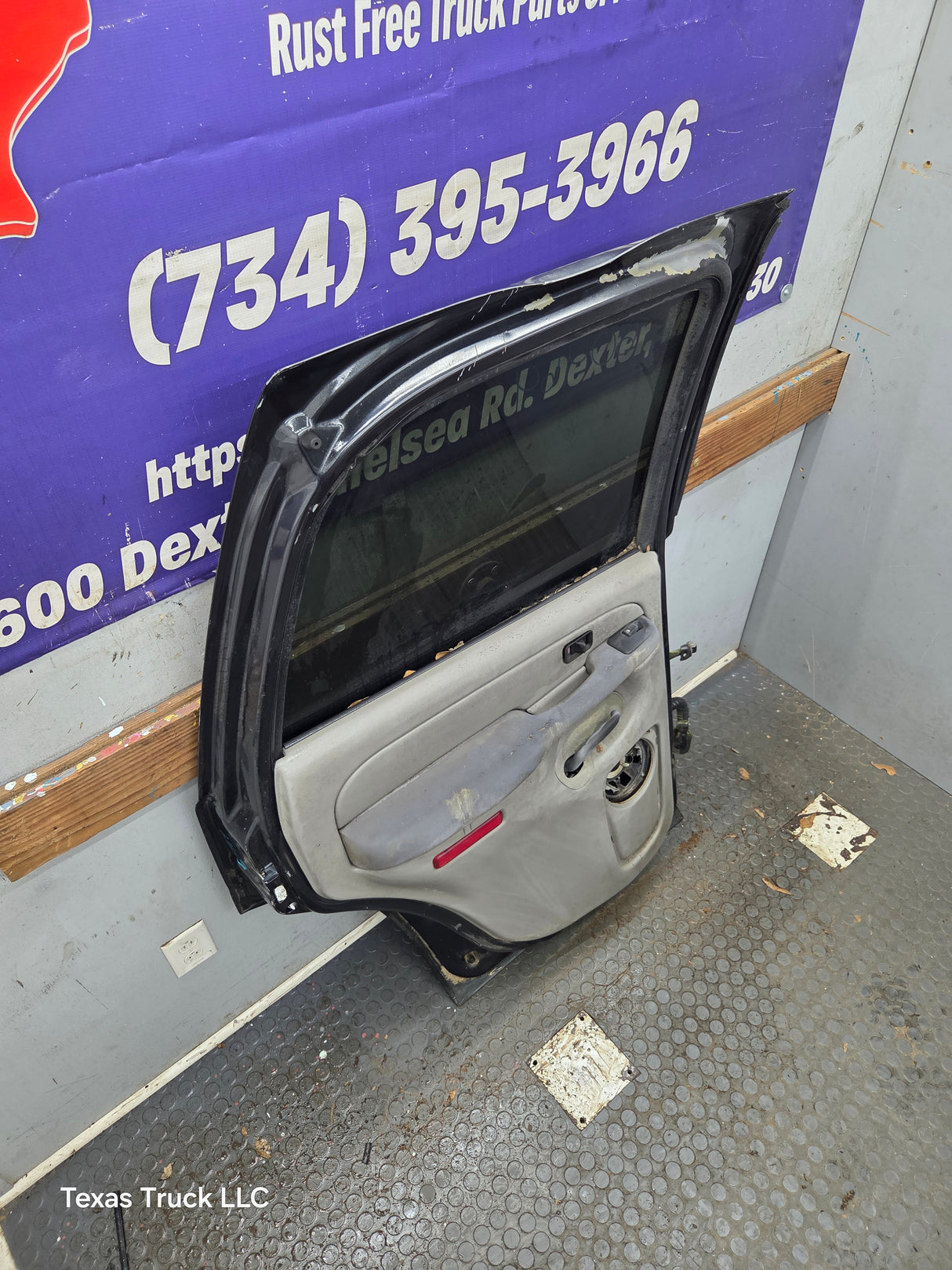 2001-2006 Chevrolet Tahoe / GMC Yukon 1500 2500HD Rear Driver Side Rear Door LH