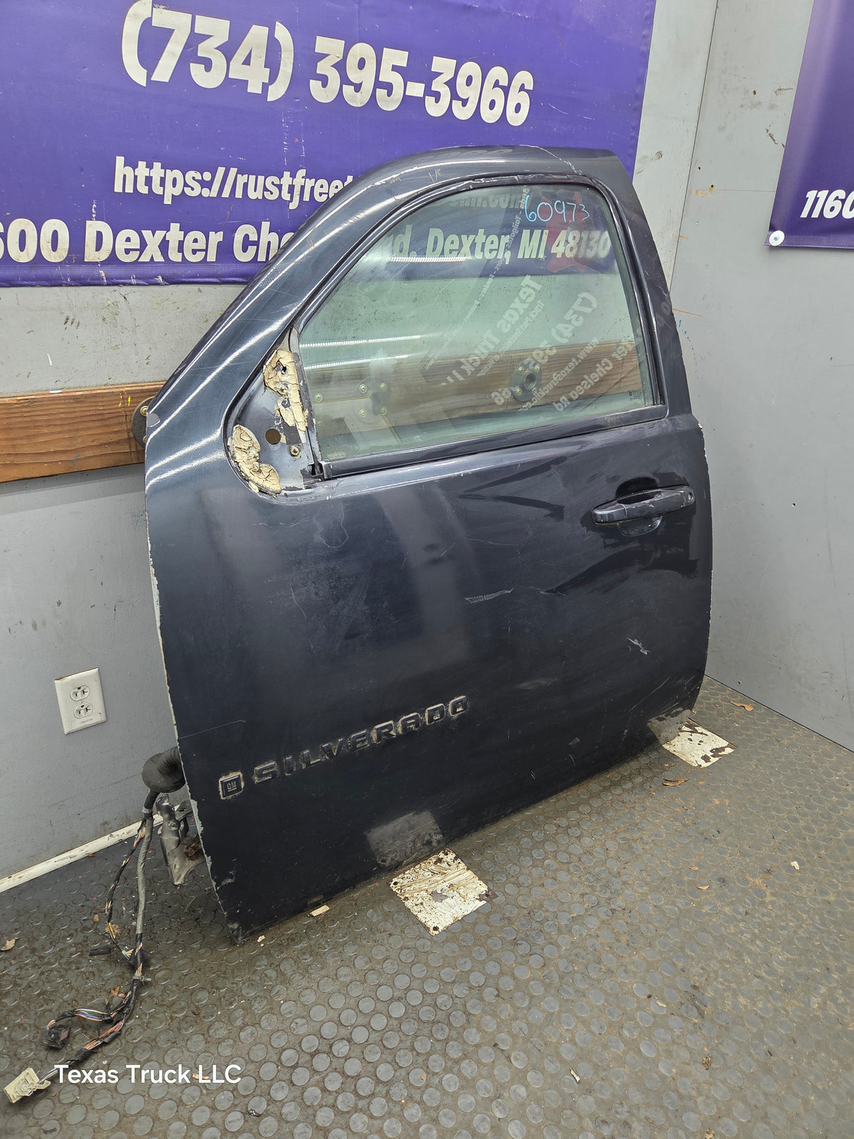 2007-2013 Chevrolet Silverado / GMC Sierra 1500 2500 3500 HD LH Front Driver Side Door