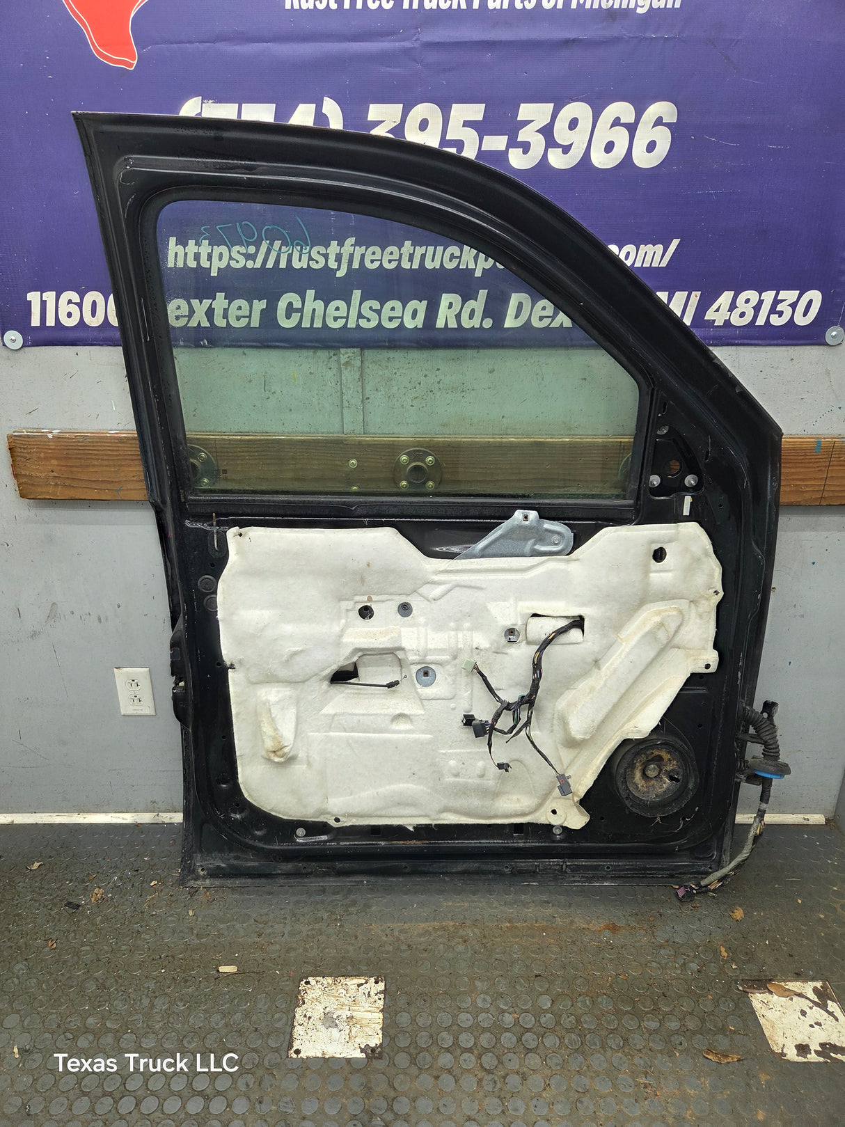 2007-2013 Chevrolet Silverado / GMC Sierra 1500 2500 3500 HD LH Front Driver Side Door