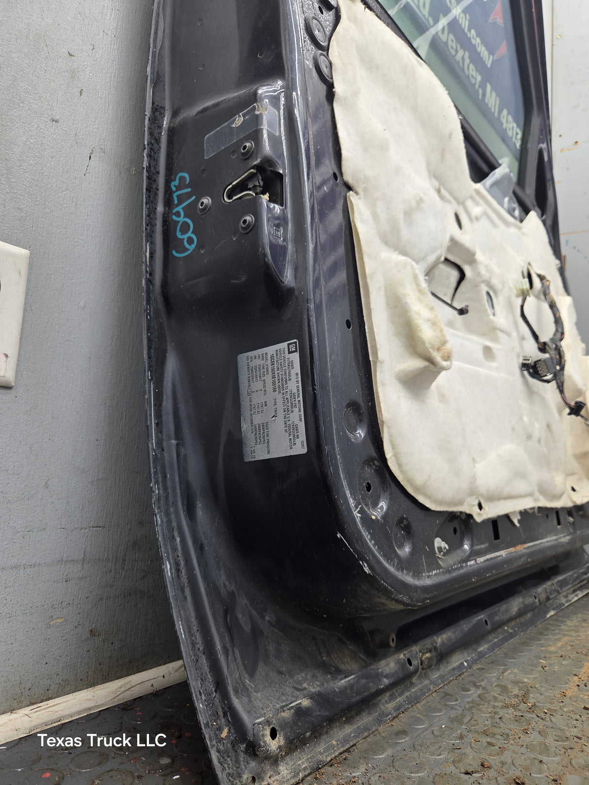2007-2013 Chevrolet Silverado / GMC Sierra 1500 2500 3500 HD LH Front Driver Side Door