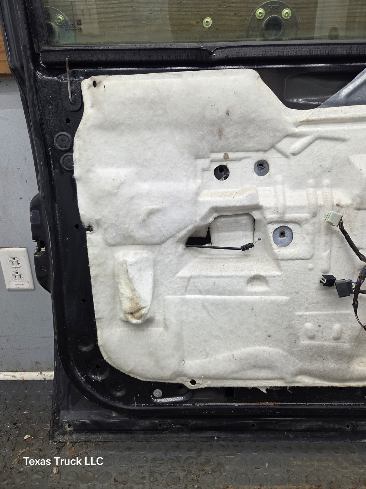 2007-2013 Chevrolet Silverado / GMC Sierra 1500 2500 3500 HD LH Front Driver Side Door