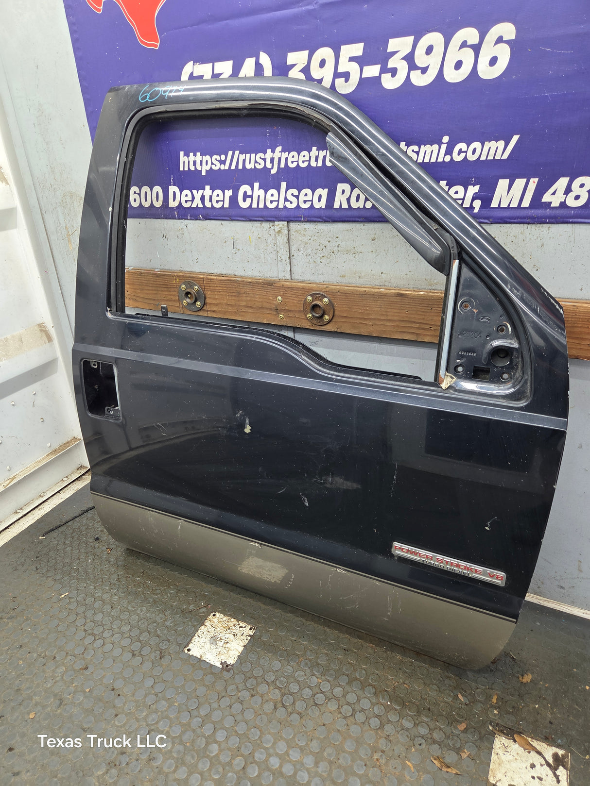 1999-2011 Ford Super Duty / Excursion Front Passenger Side RH Door F250 F350 F450 F550