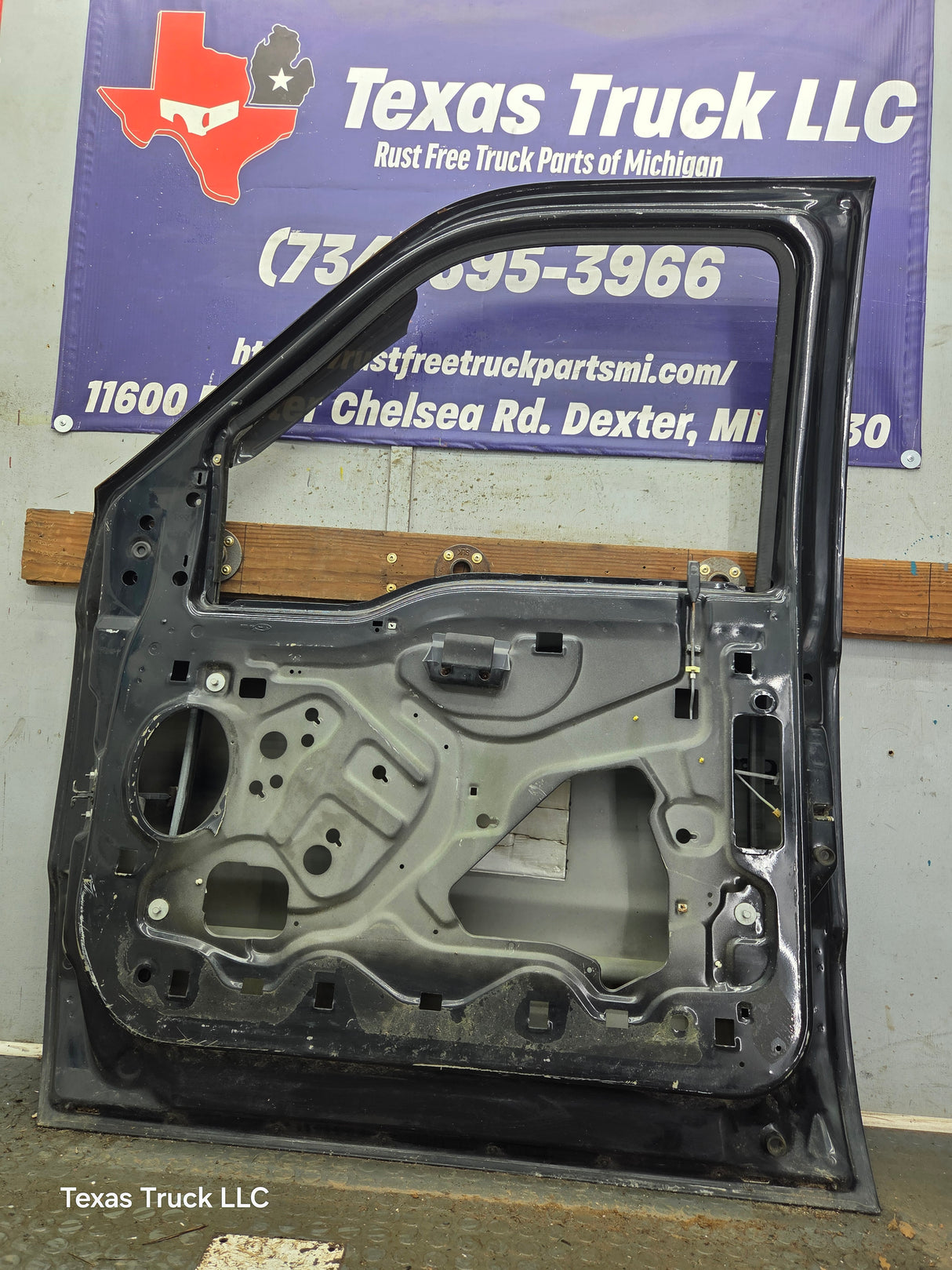 1999-2011 Ford Super Duty / Excursion Front Passenger Side RH Door F250 F350 F450 F550