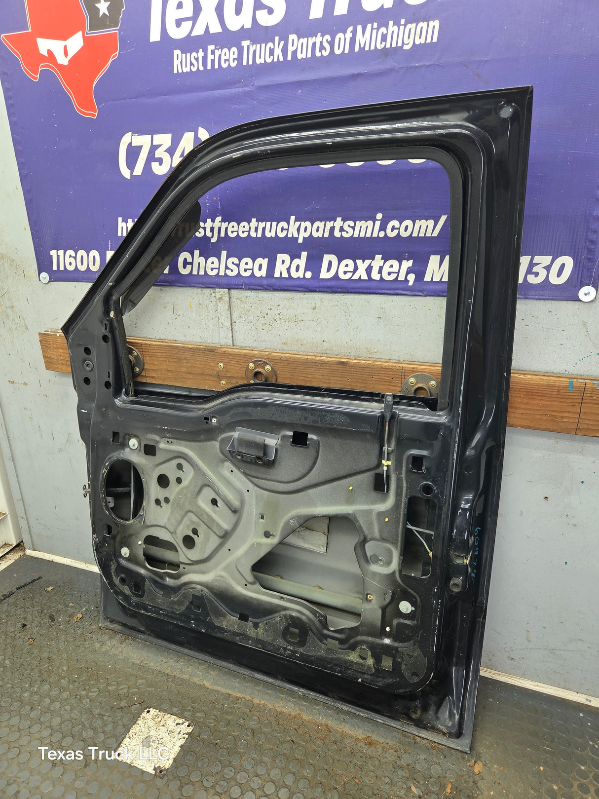 1999-2011 Ford Super Duty / Excursion Front Passenger Side RH Door F250 F350 F450 F550