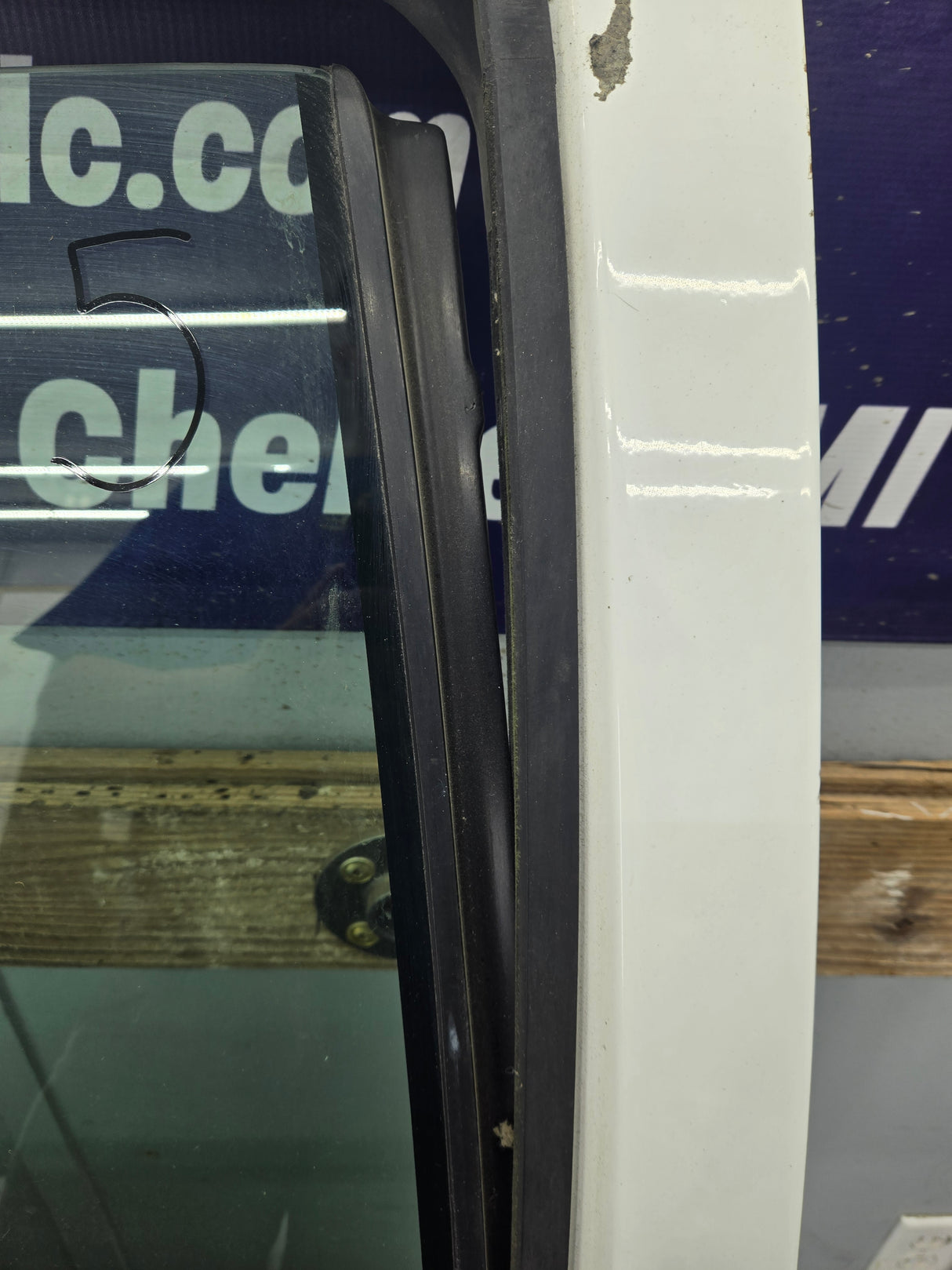 1988-2000 Chevrolet Silverado Suburban GMC Sierra LH Front Driver Side Door