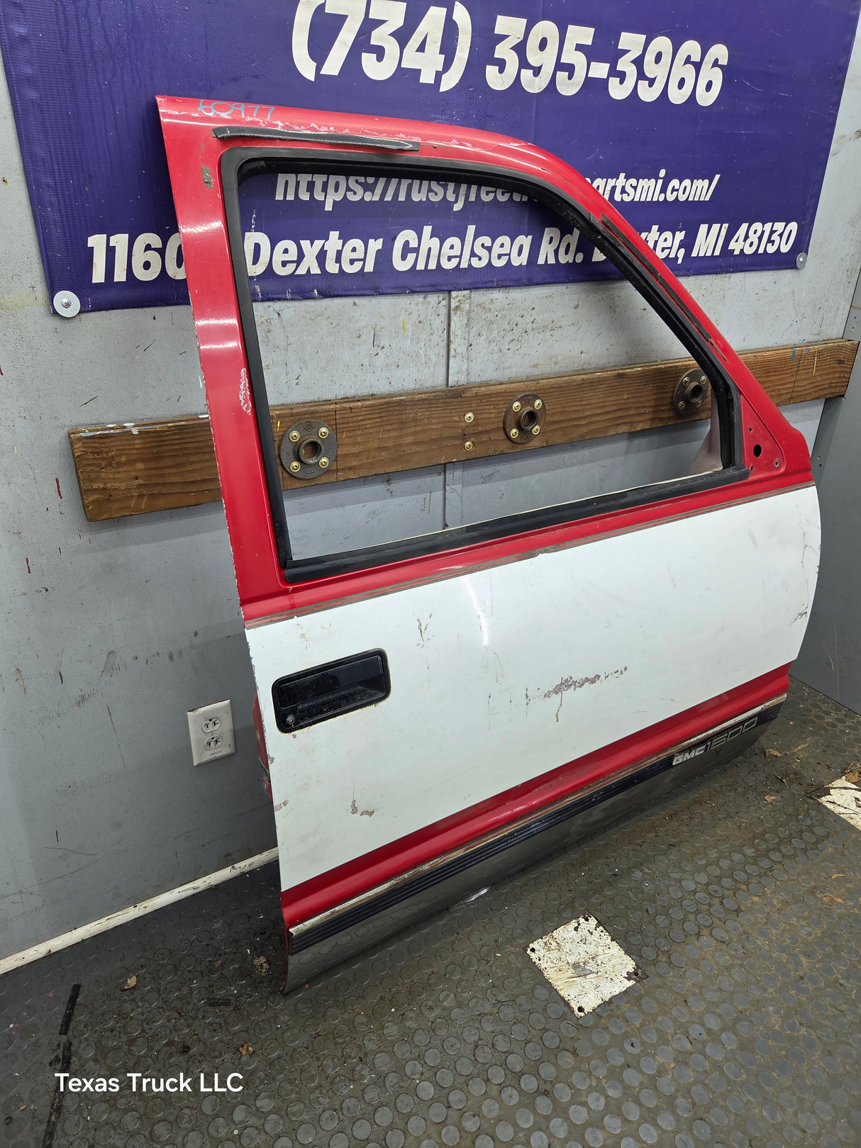 1988-2000 Chevrolet Silverado Suburban GMC Sierra RH Front Passenger Door