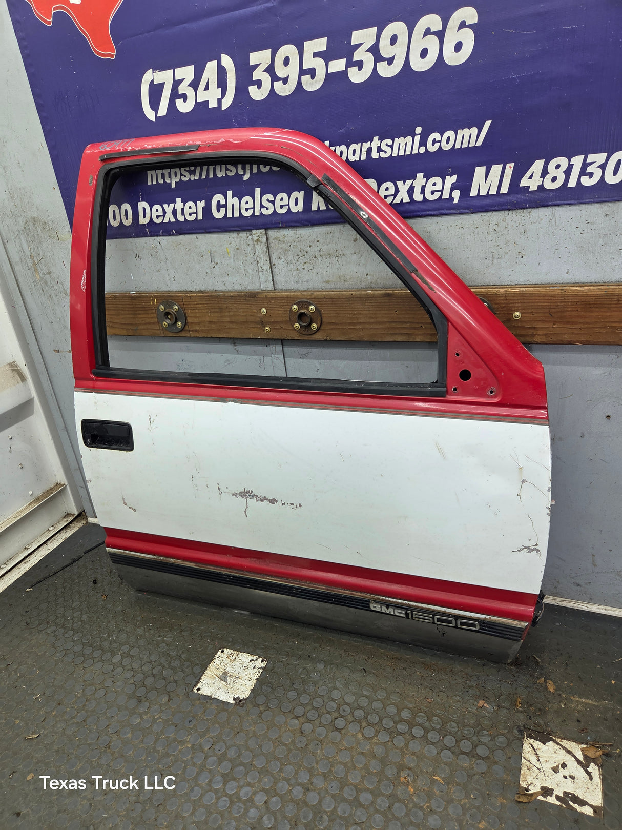 1988-2000 Chevrolet Silverado Suburban GMC Sierra RH Front Passenger Door