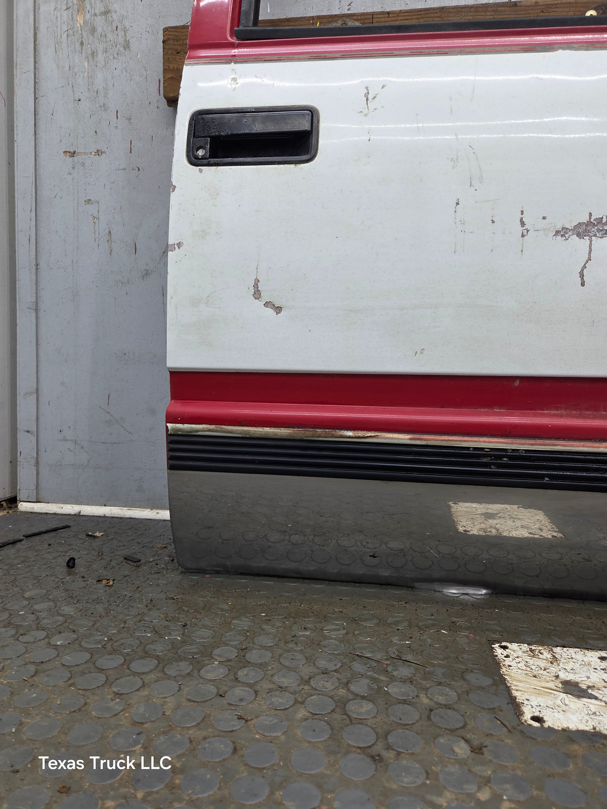 1988-2000 Chevrolet Silverado Suburban GMC Sierra RH Front Passenger Door