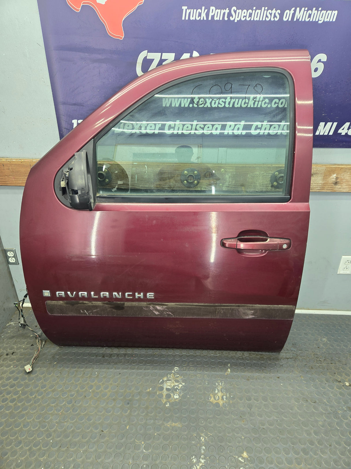 2007-2013 Chevrolet Silverado / GMC Sierra 1500 2500 3500 HD LH Front Driver Side Door