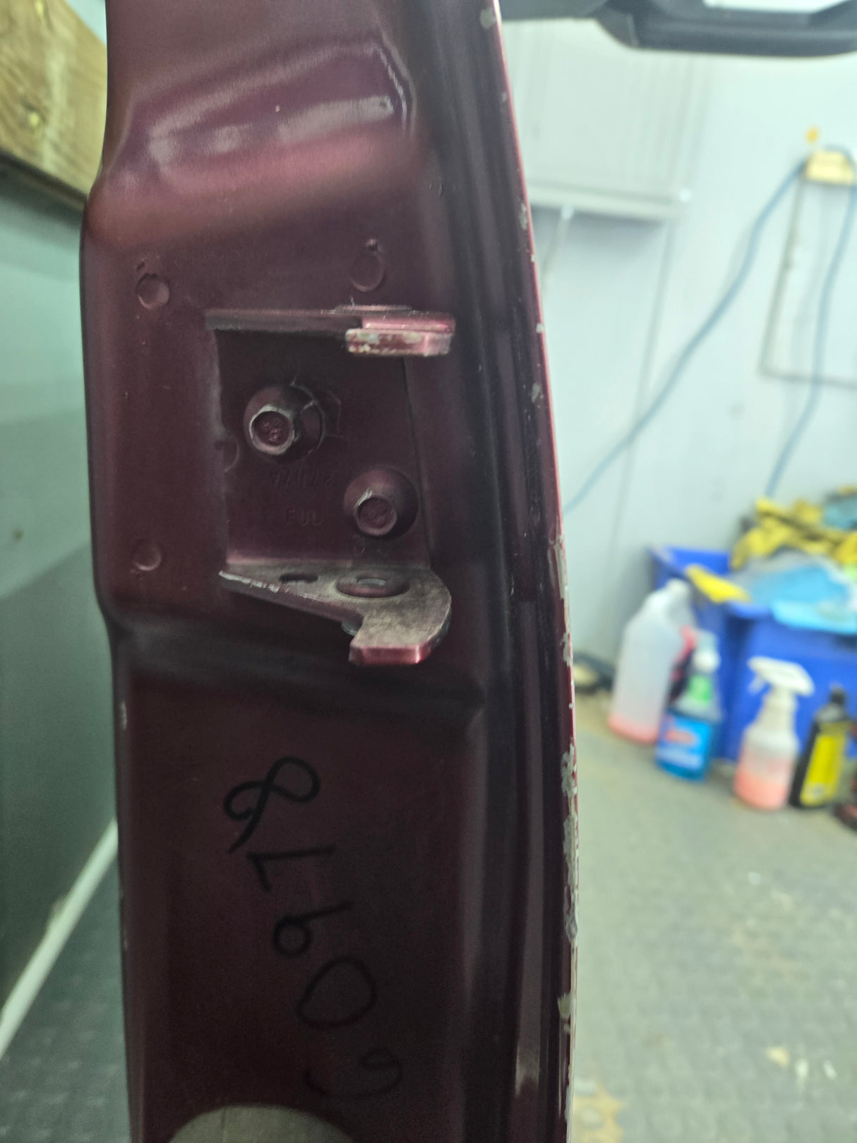 2007-2013 Chevrolet Silverado / GMC Sierra 1500 2500 3500 HD LH Front Driver Side Door