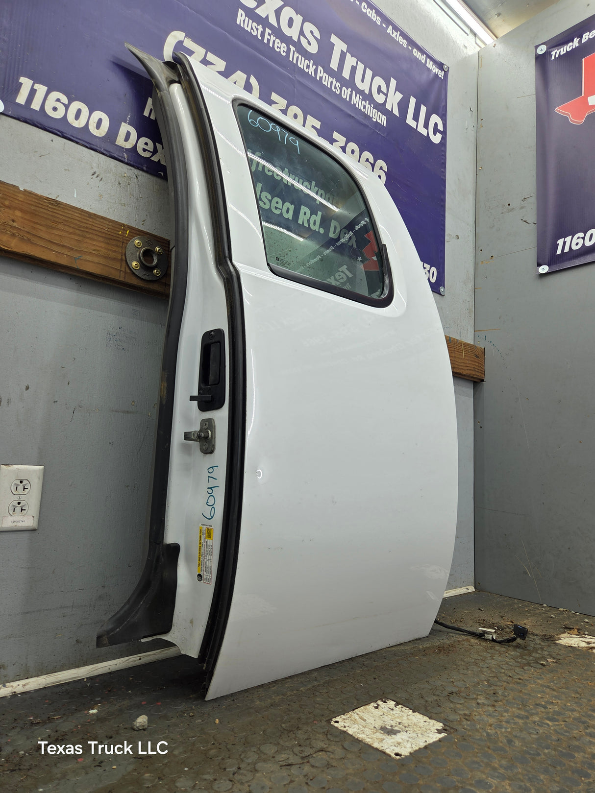 2007-2013 Chevrolet Silverado / GMC Sierra 1500 2500 3500 HD Driver Side Extended Cab LH Rear Door