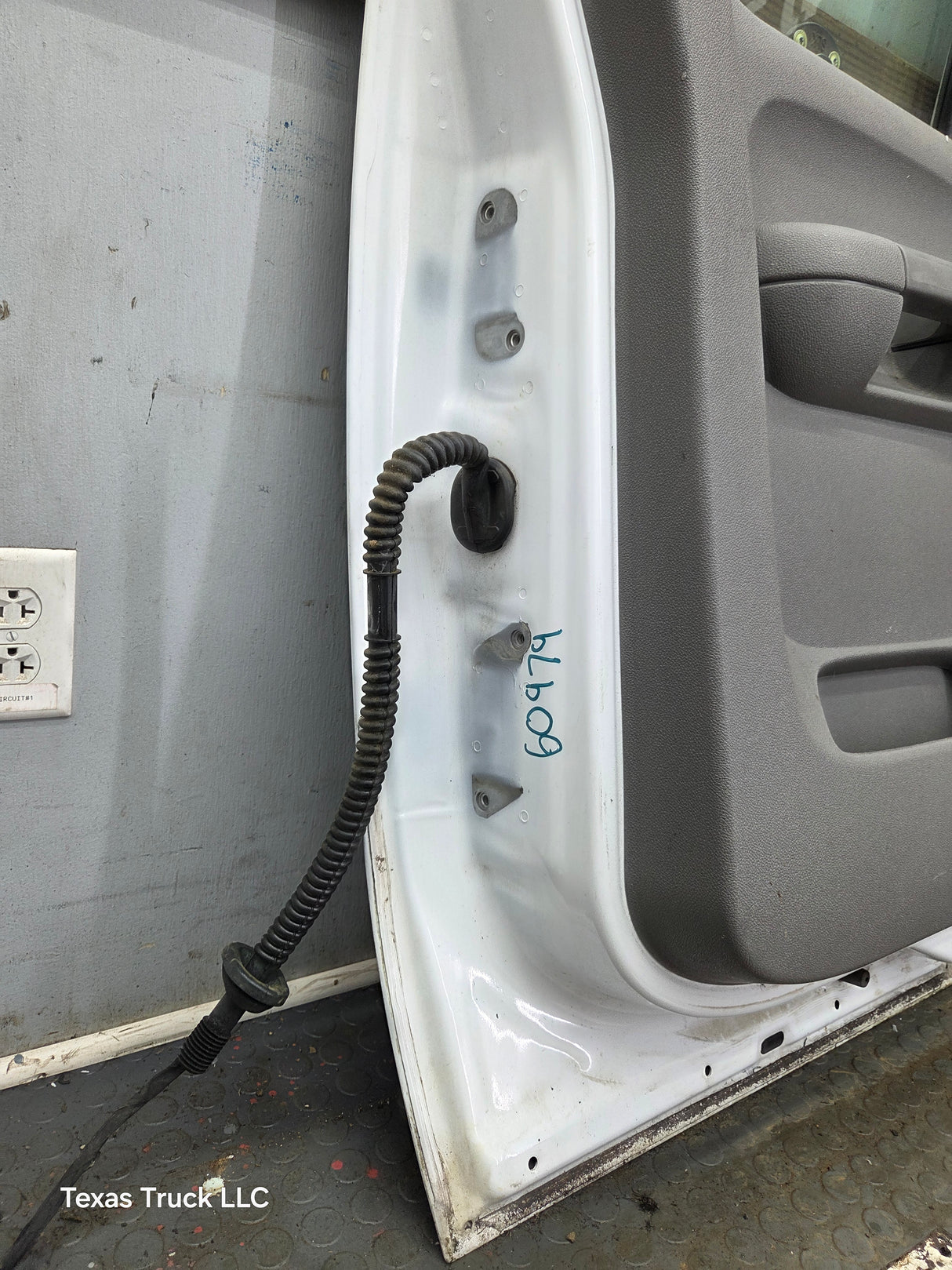 2007-2013 Chevrolet Silverado / GMC Sierra 1500 2500 3500 HD Driver Side Extended Cab LH Rear Door