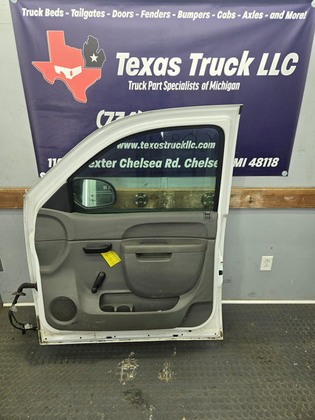 2007-2013 Chevrolet Silverado / GMC Sierra 1500 2500 3500 HD RH Front Passenger Side Door