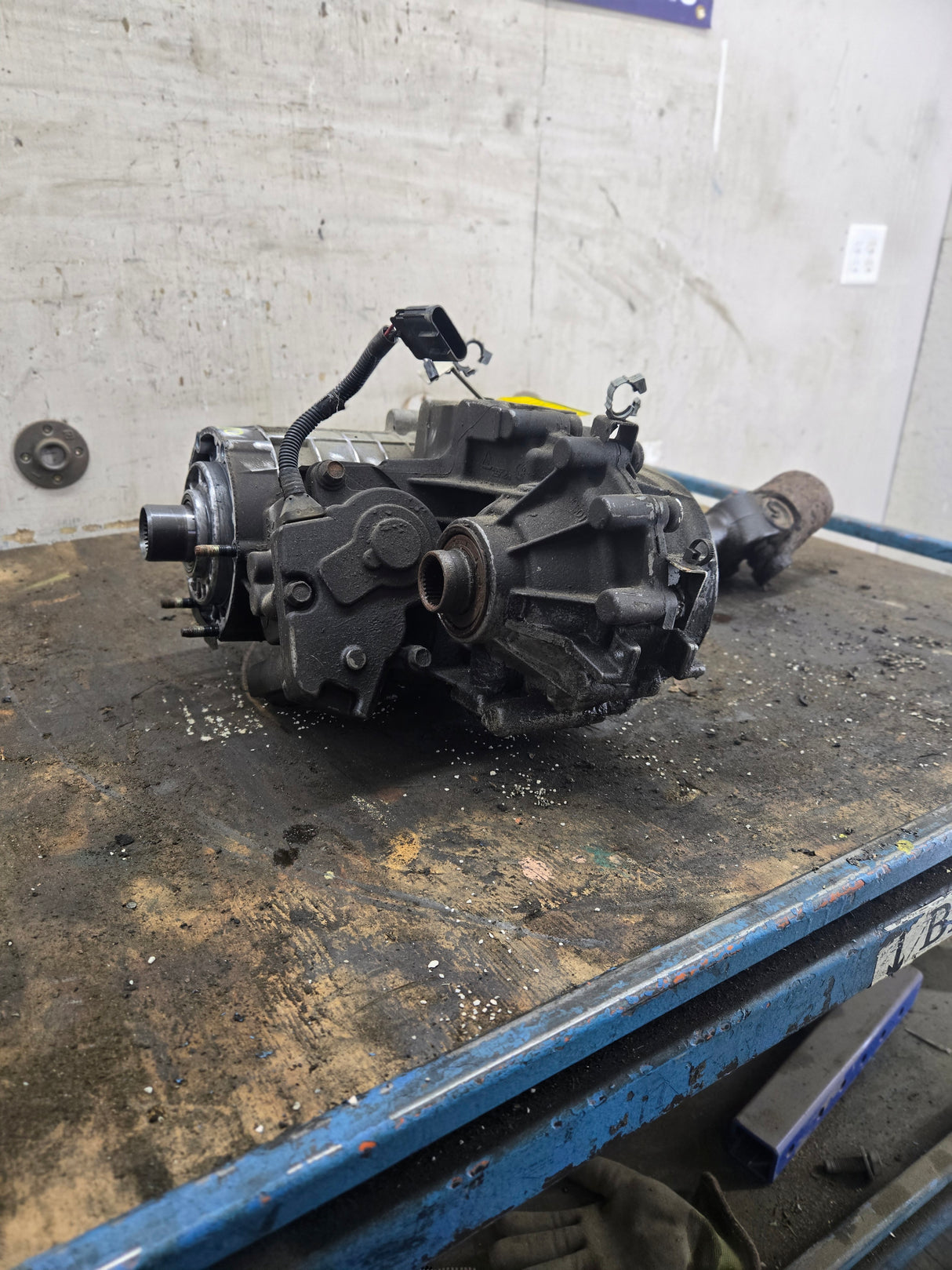 2003-2006 Chevrolet GMC Transfer Case Duramax Diesel Electric shift on the fly OPT NP1 117k miles