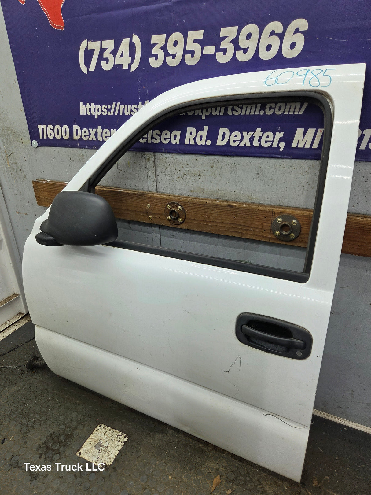 1999-2006 Chevrolet Silverado / GMC Sierra 1500 2500 3500 HD Front Driver Side Door LH
