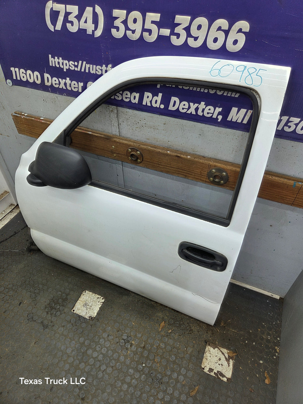 1999-2006 Chevrolet Silverado / GMC Sierra 1500 2500 3500 HD Front Driver Side Door LH