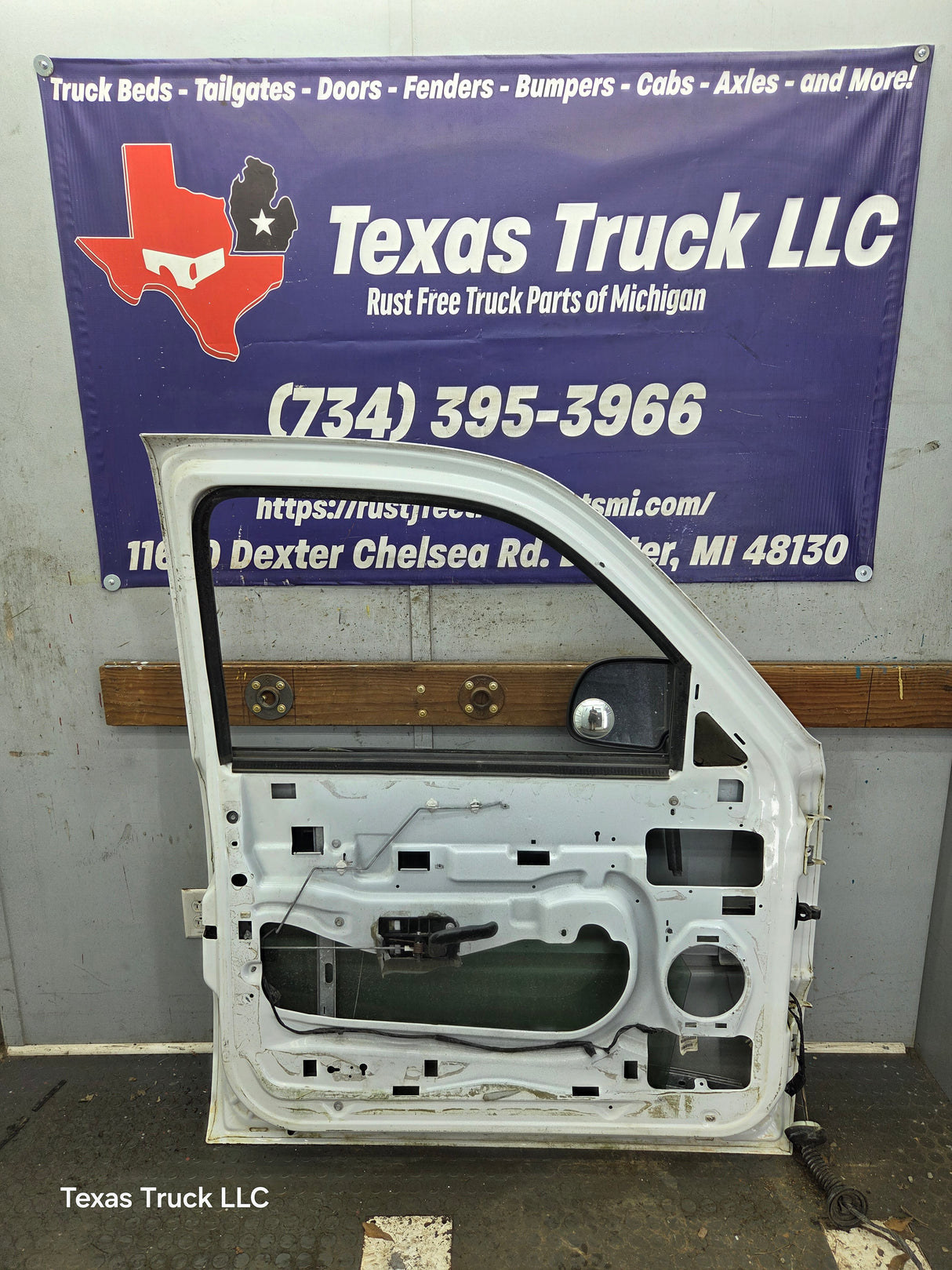 1999-2006 Chevrolet Silverado / GMC Sierra 1500 2500 3500 HD Front Driver Side Door LH