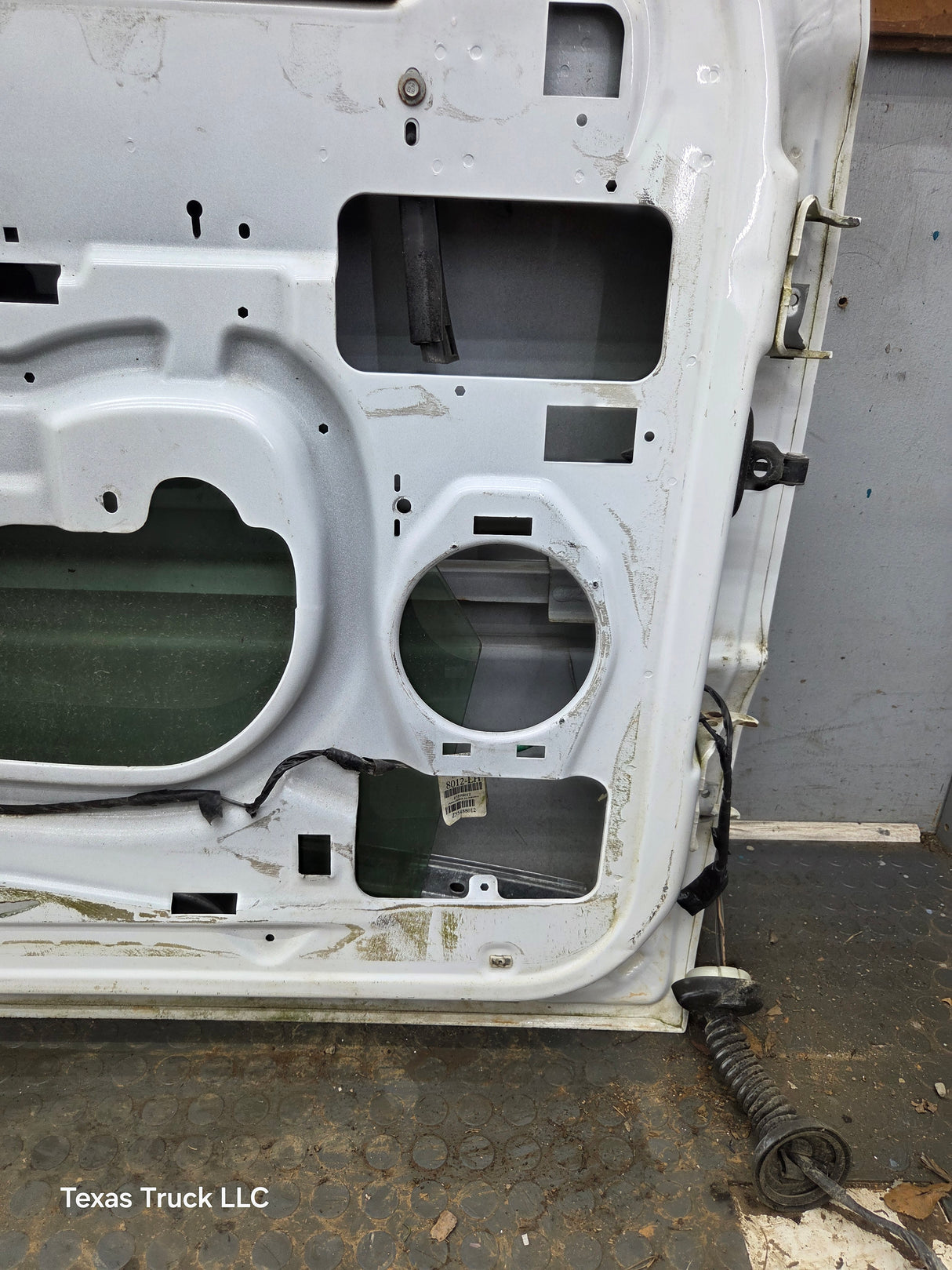 1999-2006 Chevrolet Silverado / GMC Sierra 1500 2500 3500 HD Front Driver Side Door LH