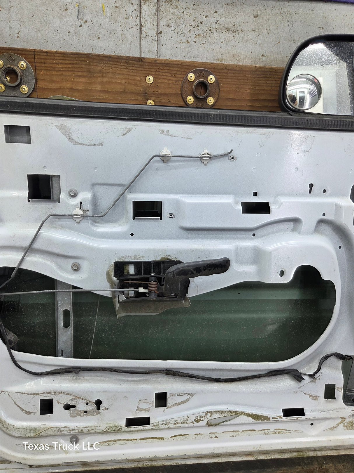 1999-2006 Chevrolet Silverado / GMC Sierra 1500 2500 3500 HD Front Driver Side Door LH