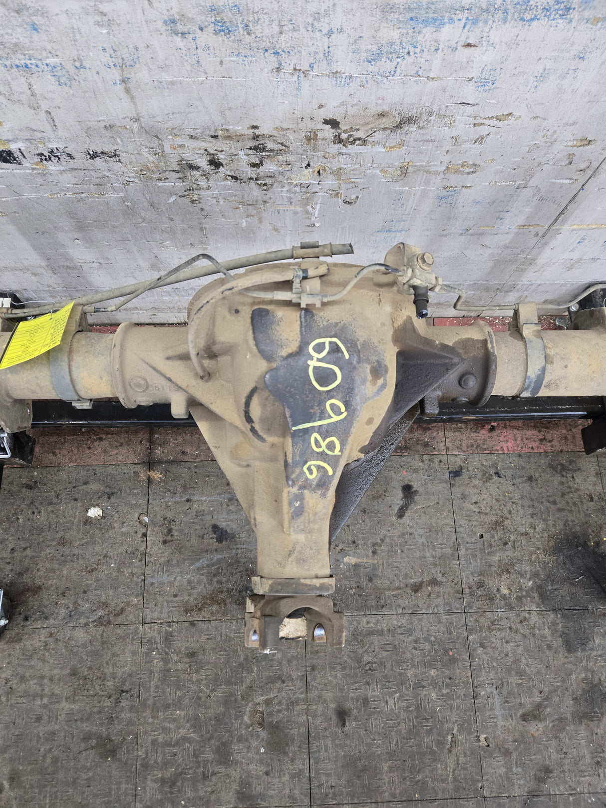 2005-2007 Chevrolet Silverado GMC Sierra 1500 3.23 Rear Axle