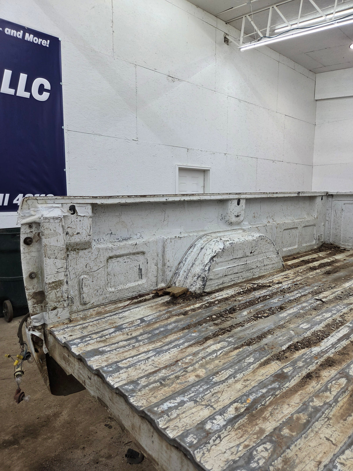 1999-2007 Chevrolet Silverado / GMC Sierra 1500 2500 3500 HD 8' Long Bed Truck Bed