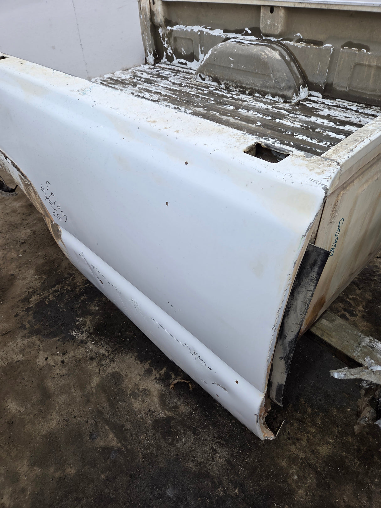 1999-2007 Chevrolet Silverado / GMC Sierra 1500 2500 3500 HD 8' Long Bed Truck Bed
