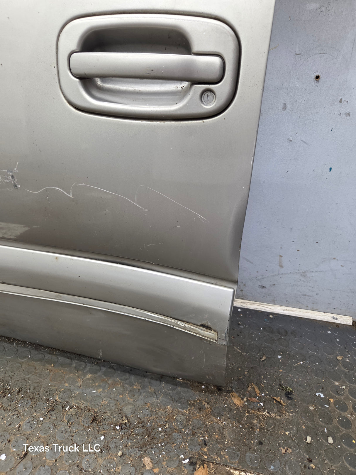 1999-2006 Chevrolet Silverado / GMC Sierra 1500 2500 3500 HD Front Driver Side Door LH