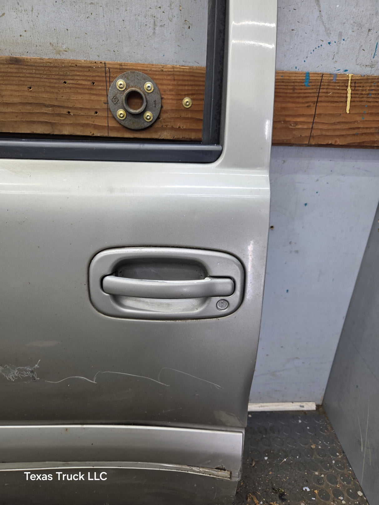 1999-2006 Chevrolet Silverado / GMC Sierra 1500 2500 3500 HD Front Driver Side Door LH