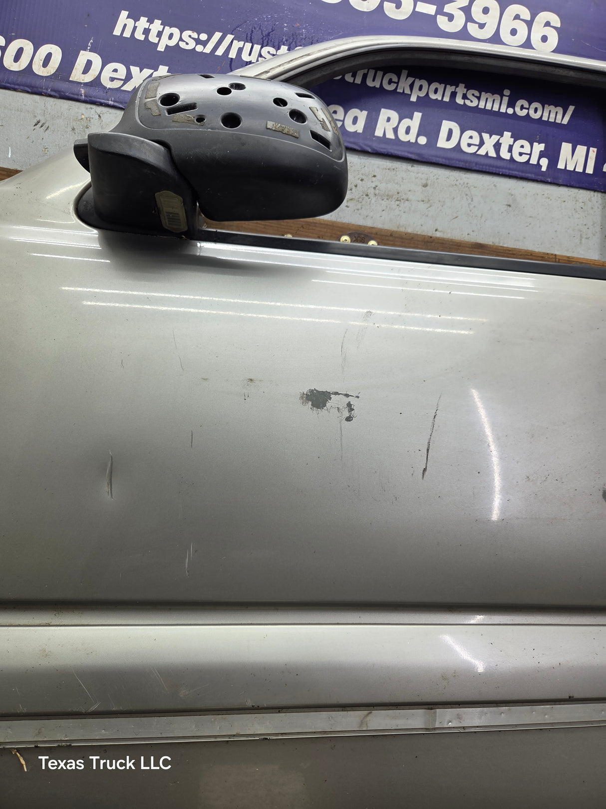 1999-2006 Chevrolet Silverado / GMC Sierra 1500 2500 3500 HD Front Driver Side Door LH
