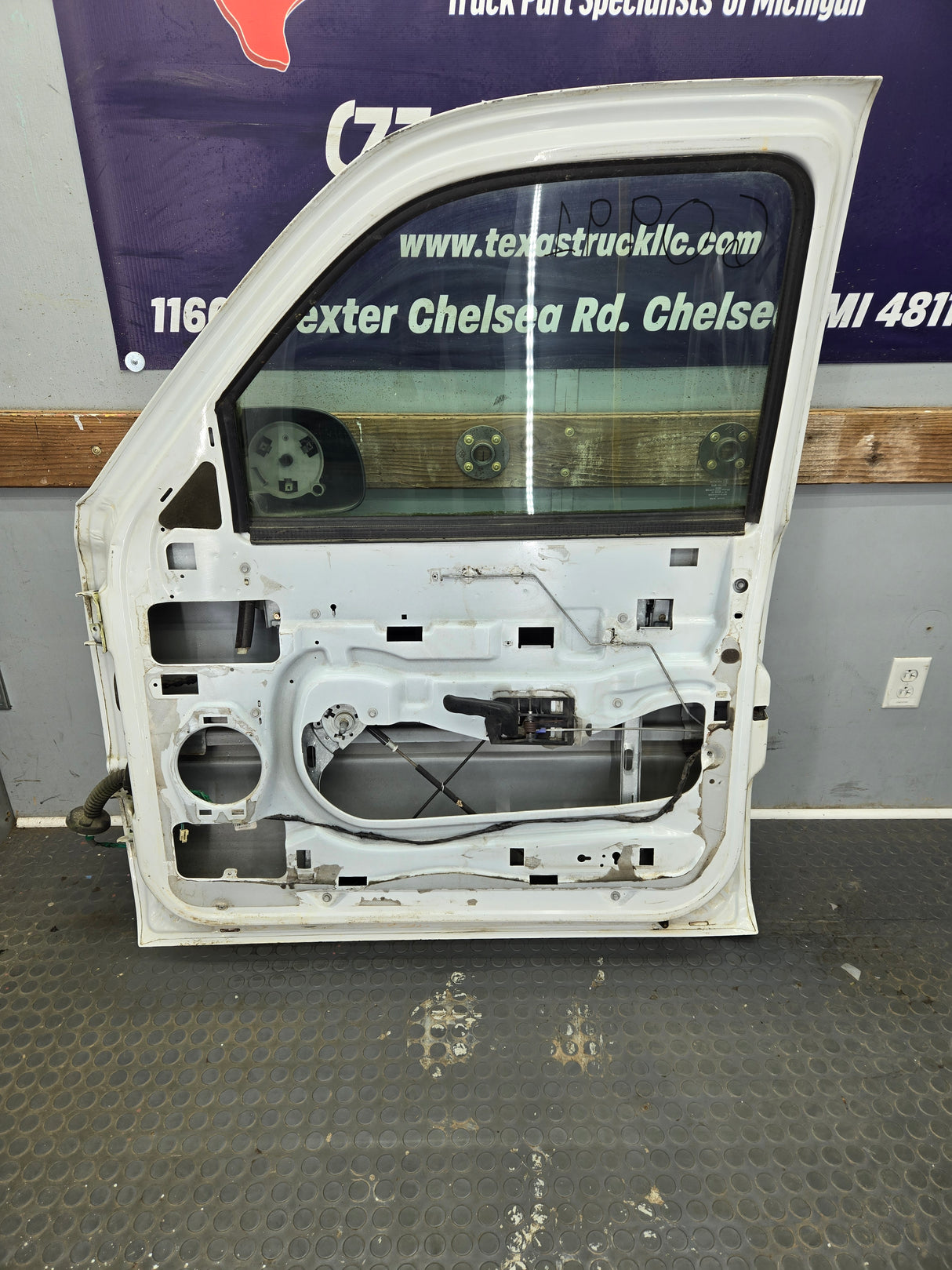 1999-2006 Chevrolet Silverado / GMC Sierra 1500 2500 3500 HD Front Passenger side Door RH