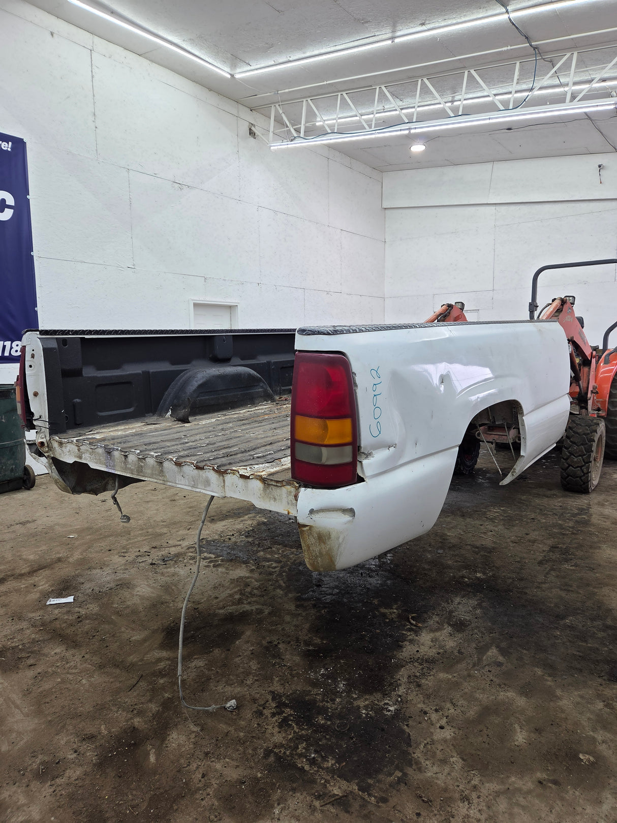 1999-2007 Chevrolet Silverado / GMC Sierra 1500 2500 3500 HD 8' Long Bed Truck Bed