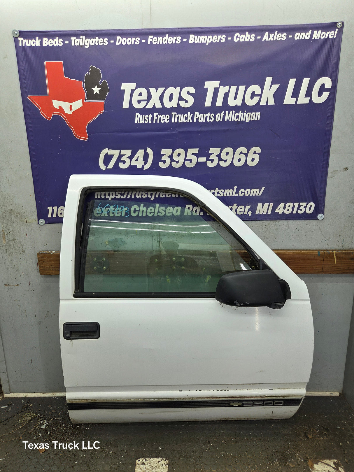 1988-2000 Chevrolet Silverado Suburban GMC Sierra RH Front Passenger Door