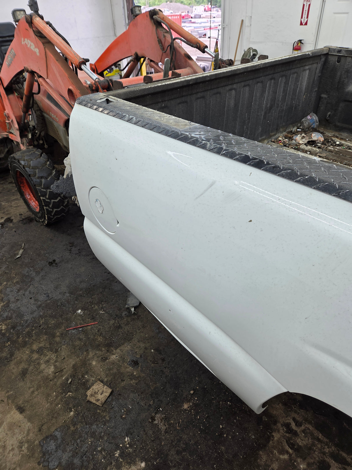 1999-2007 Chevrolet Silverado / GMC Sierra 1500 2500 3500 HD 8' Long Bed Truck Bed