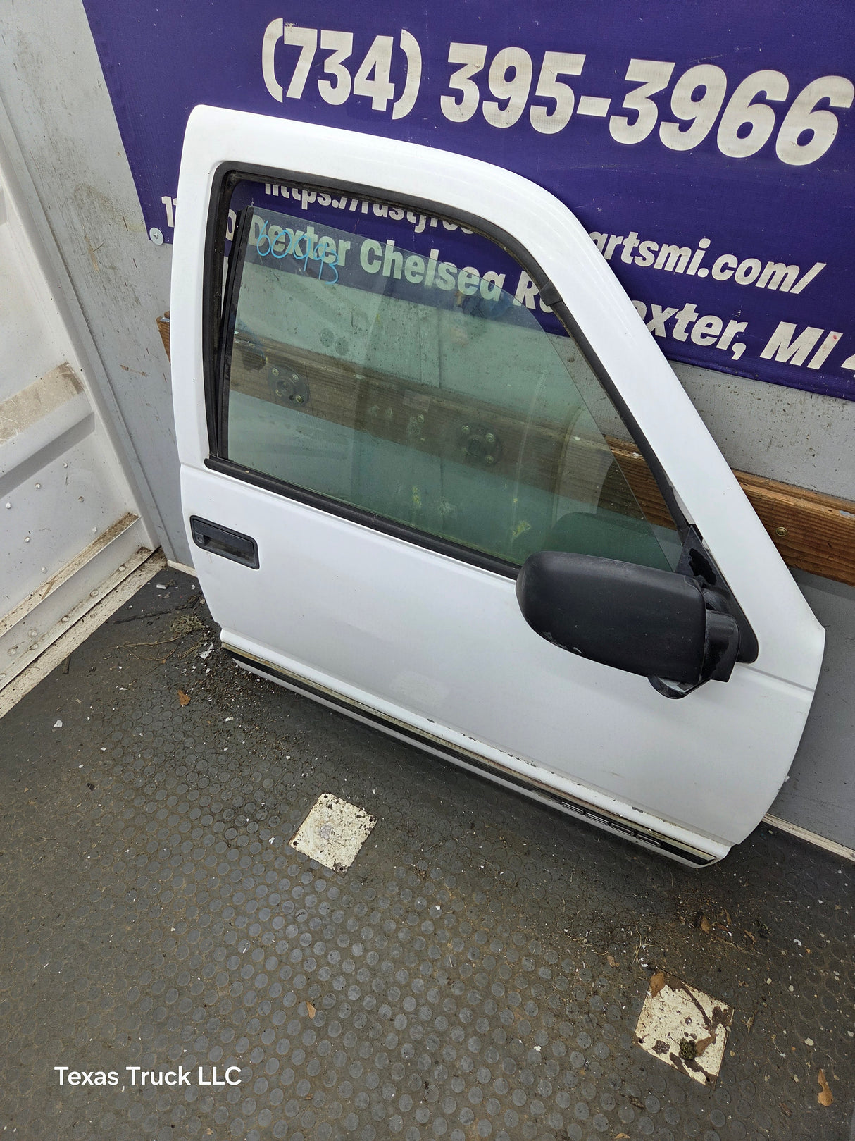 1988-2000 Chevrolet Silverado Suburban GMC Sierra RH Front Passenger Door