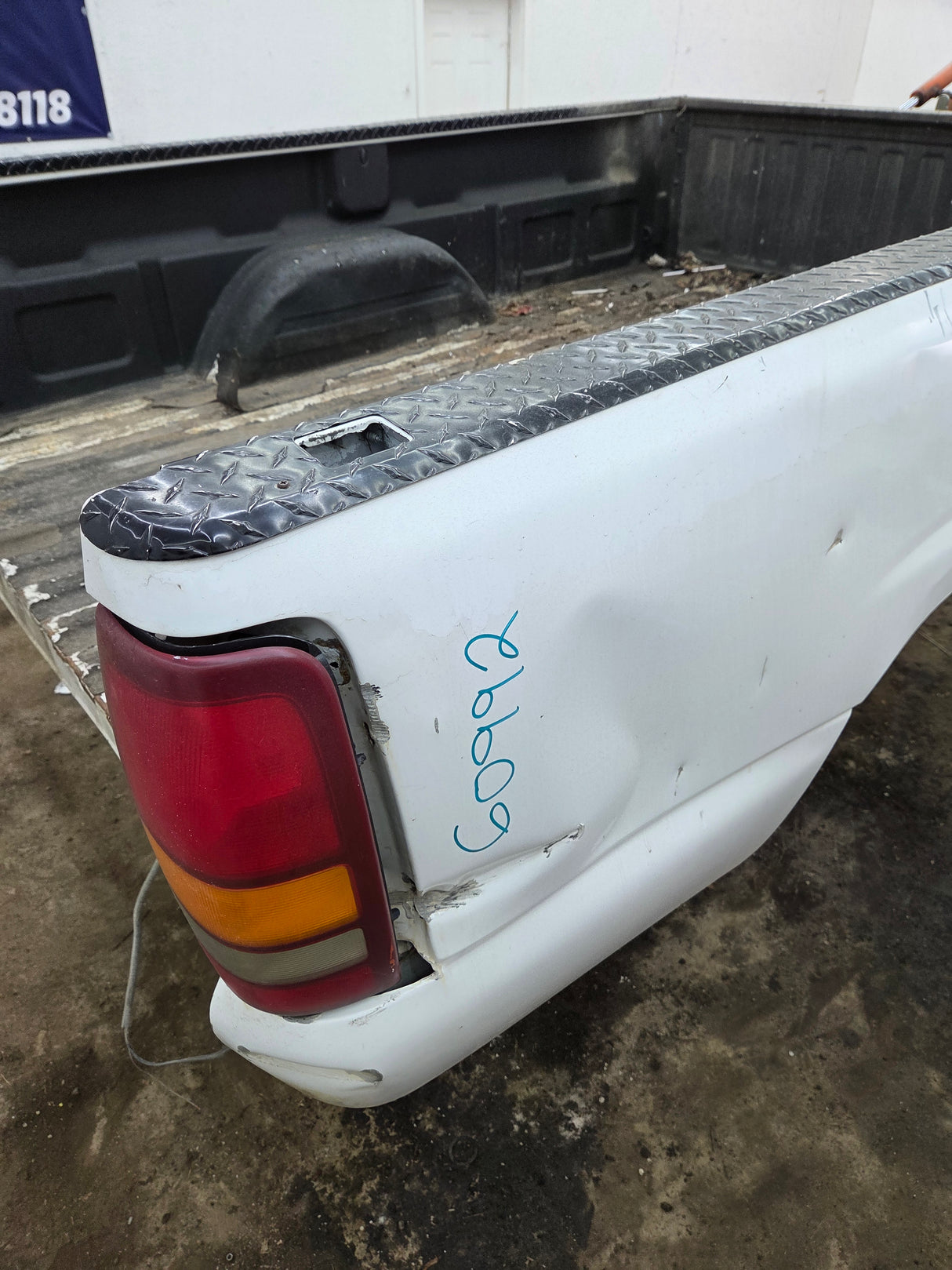 1999-2007 Chevrolet Silverado / GMC Sierra 1500 2500 3500 HD 8' Long Bed Truck Bed