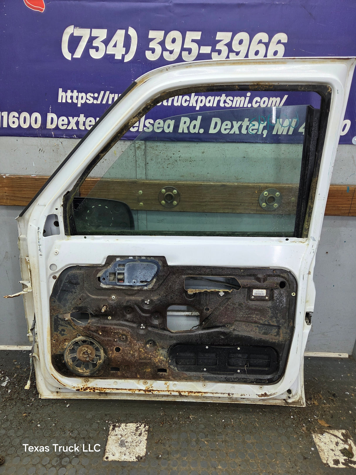 1988-2000 Chevrolet Silverado Suburban GMC Sierra RH Front Passenger Door
