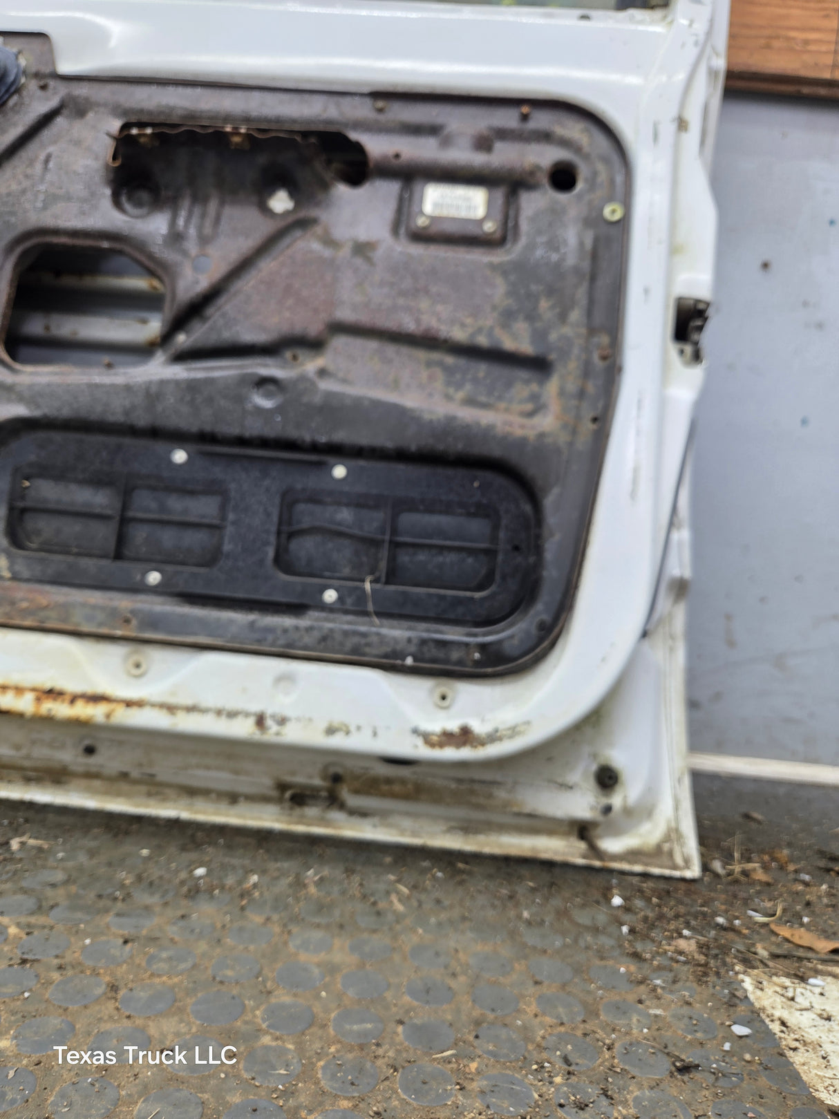 1988-2000 Chevrolet Silverado Suburban GMC Sierra RH Front Passenger Door