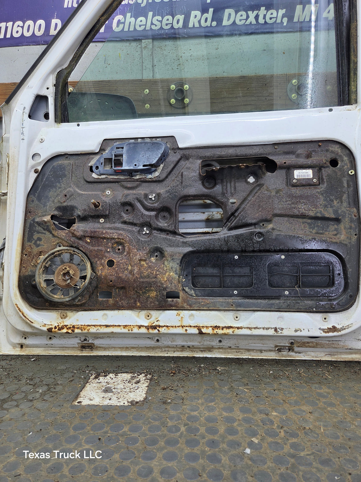 1988-2000 Chevrolet Silverado Suburban GMC Sierra RH Front Passenger Door