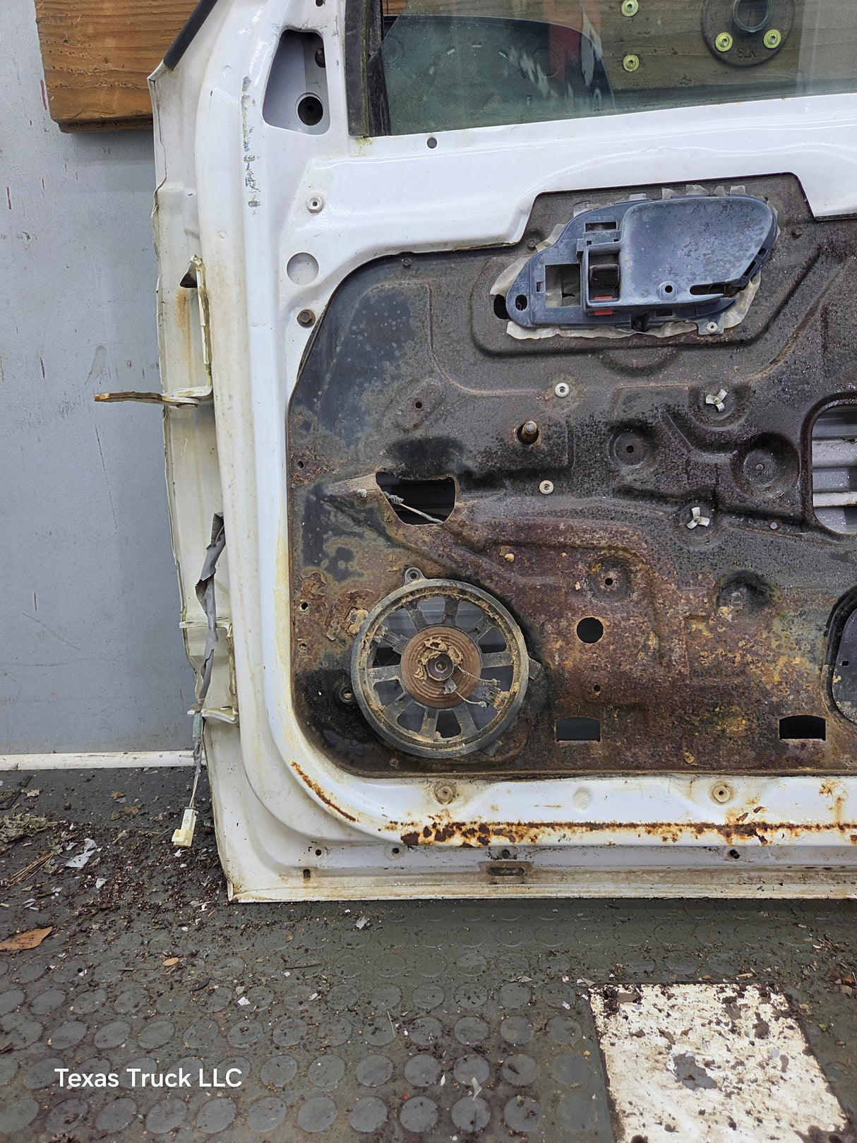 1988-2000 Chevrolet Silverado Suburban GMC Sierra RH Front Passenger Door