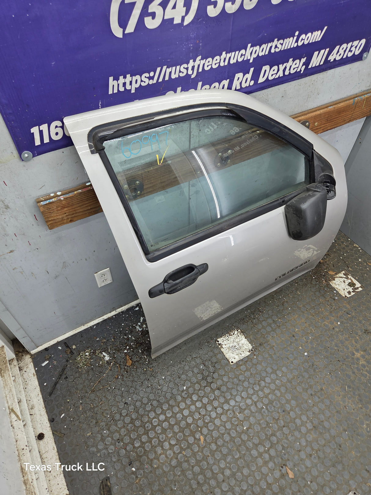 2004-2012 Chevrolet Colorado / GMC Canyon Passenger Side Crew Cab Door RH