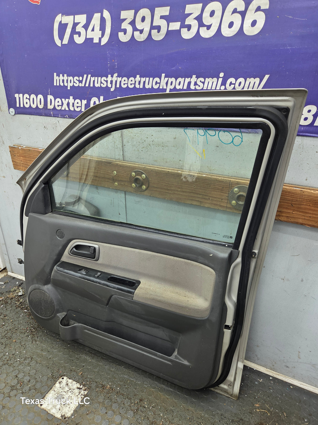 2004-2012 Chevrolet Colorado / GMC Canyon Passenger Side Crew Cab Door RH