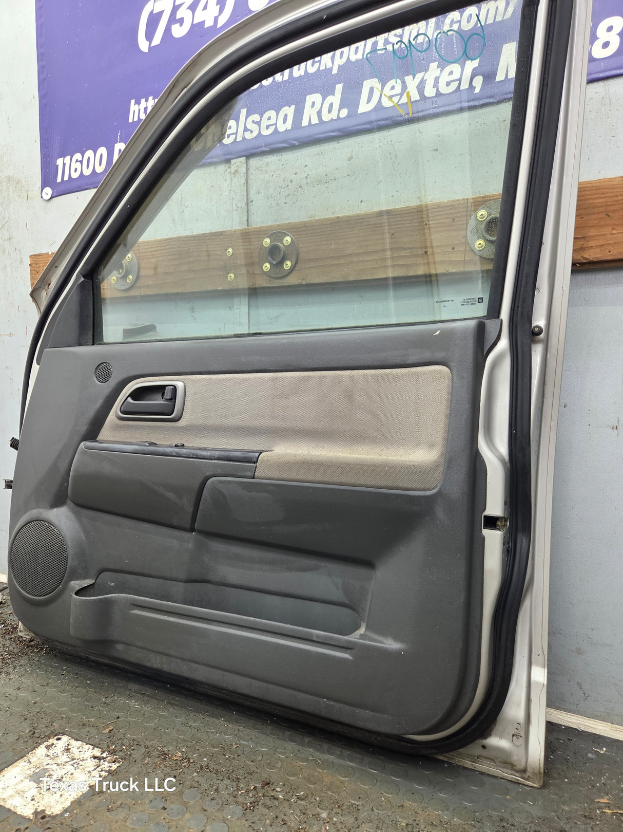 2004-2012 Chevrolet Colorado / GMC Canyon Passenger Side Crew Cab Door RH
