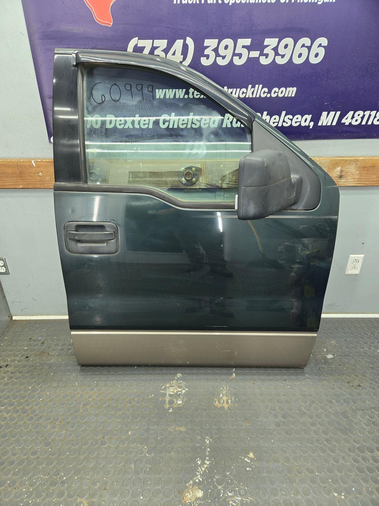 2004-2008 Ford F150 Crew Cab Passenger Side Front Door RH