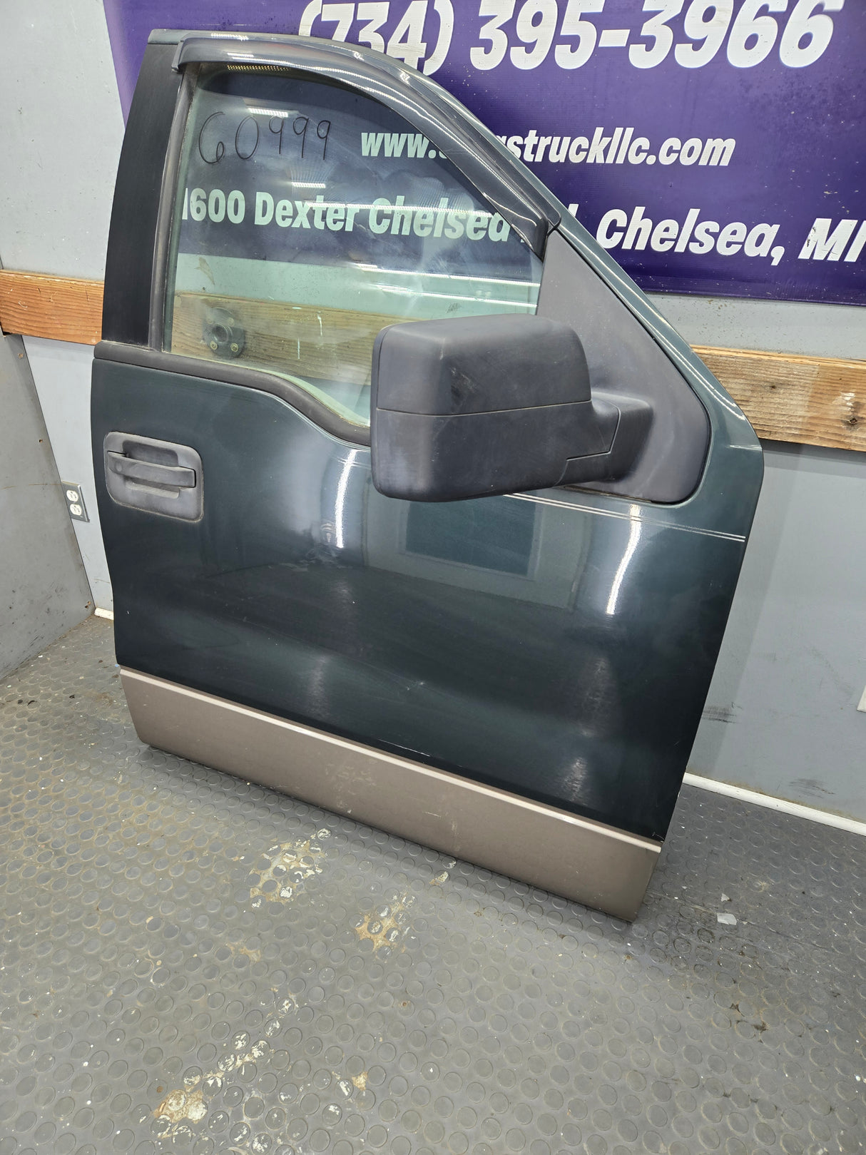 2004-2008 Ford F150 Crew Cab Passenger Side Front Door RH