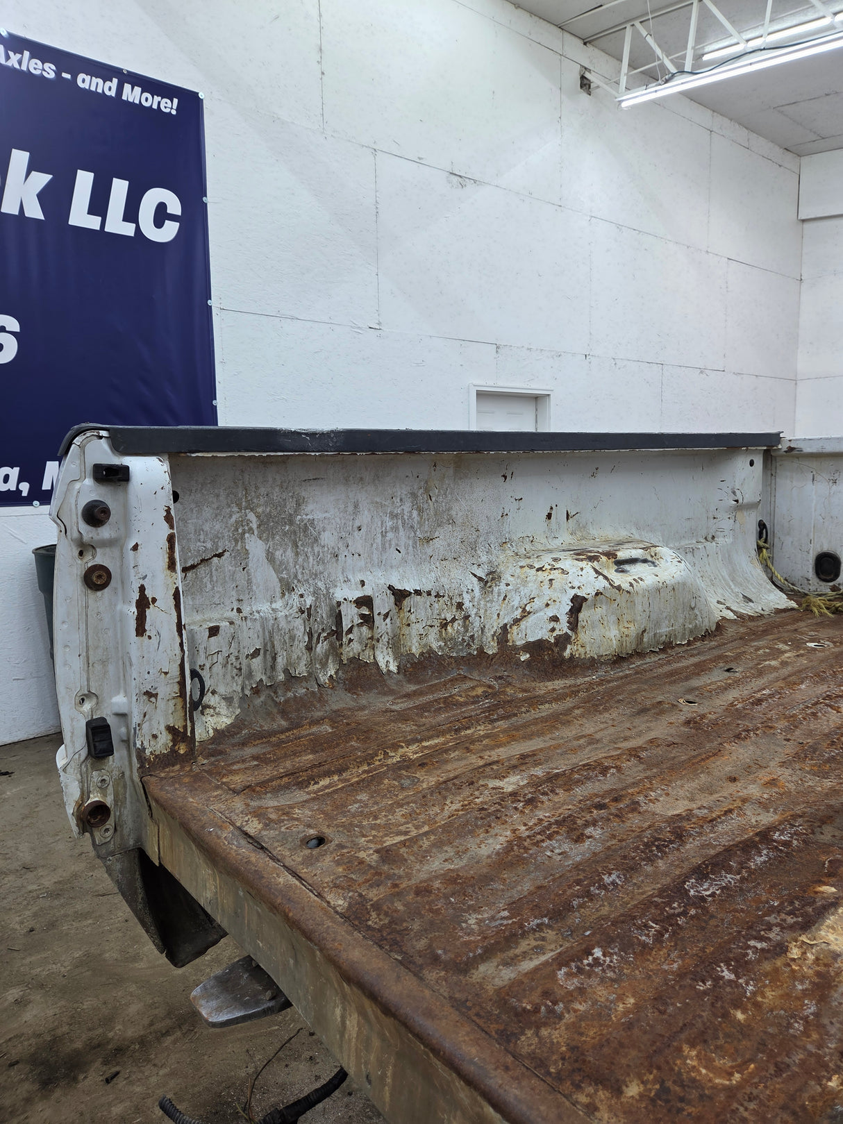 1999-2010 Ford Super Duty F250 F350 6' 9" Short Truck Bed