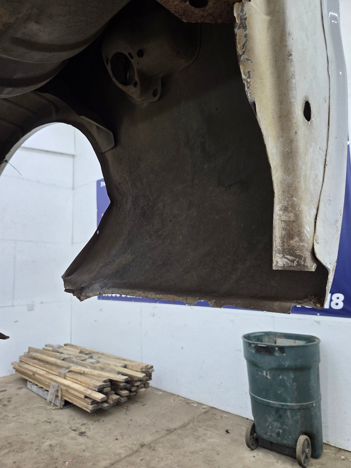 1999-2010 Ford Super Duty F250 F350 6' 9" Short Truck Bed
