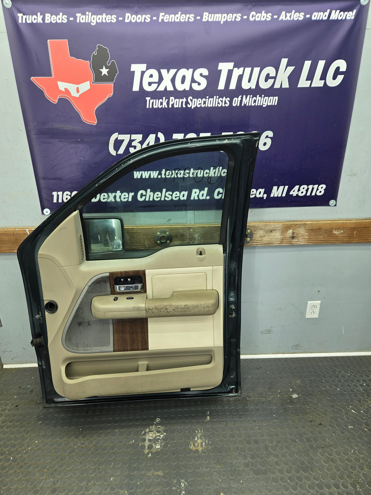 2004-2008 Ford F150 Crew Cab Passenger Side Front Door RH