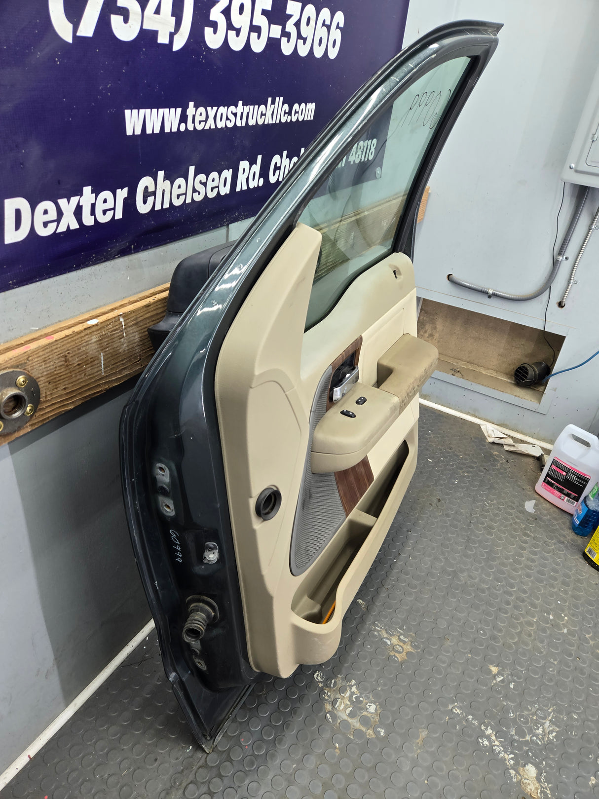 2004-2008 Ford F150 Crew Cab Passenger Side Front Door RH
