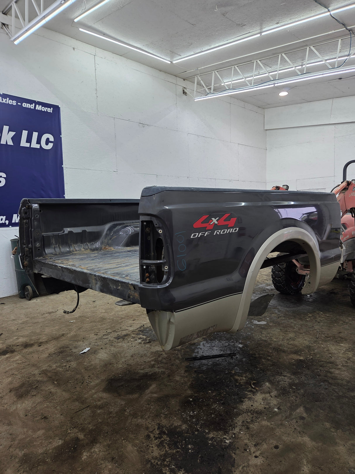 1999-2010 Ford Super Duty F250 F350 6' 9" Short Truck Bed